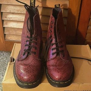 Dr. Martens Sz8  8 eye Pascal Viper Wine Boots